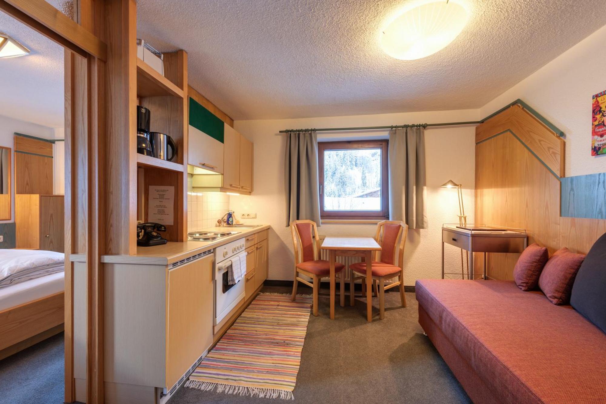 Hotel Pension Kirchplatz St. Anton am Arlberg Exterior foto